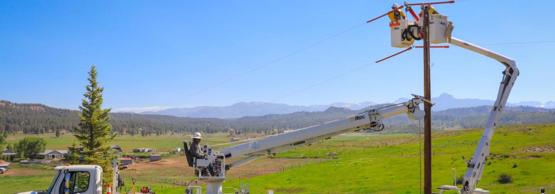 LPEA lineworkers replace a pole outside of Pagosa Springs, CO, 2023.